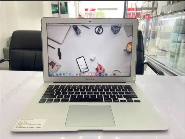 Macbook Air 2017 RAM 8/128 GB 13