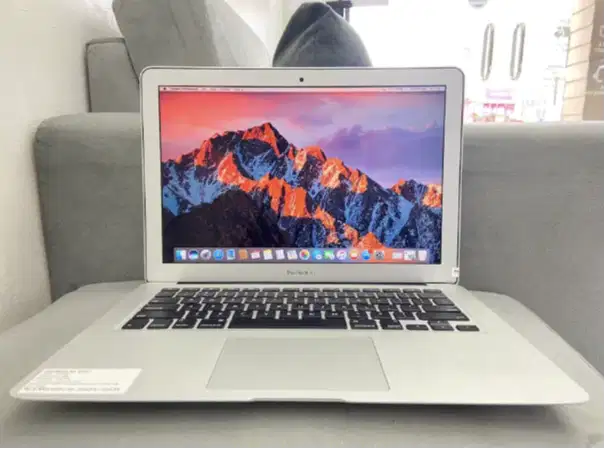 Free Install Aplikasi! Macbook Air 2017 8/128 GB