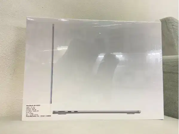 Free Aplikasi! New Macbook Air 2022 M2 8/256 GB IBox