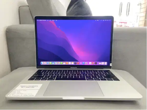 Macbook Pro 2019 RAM 8/256 GB