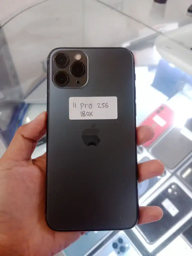 Iphone 11 pro 256gb ibox Terima cicilan dan tukar tambah