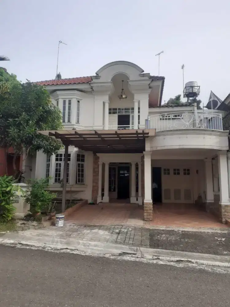 Legenda Wisata Full furnished Rumah 4 Kmr+1 kmr mba, 2,5 lantai