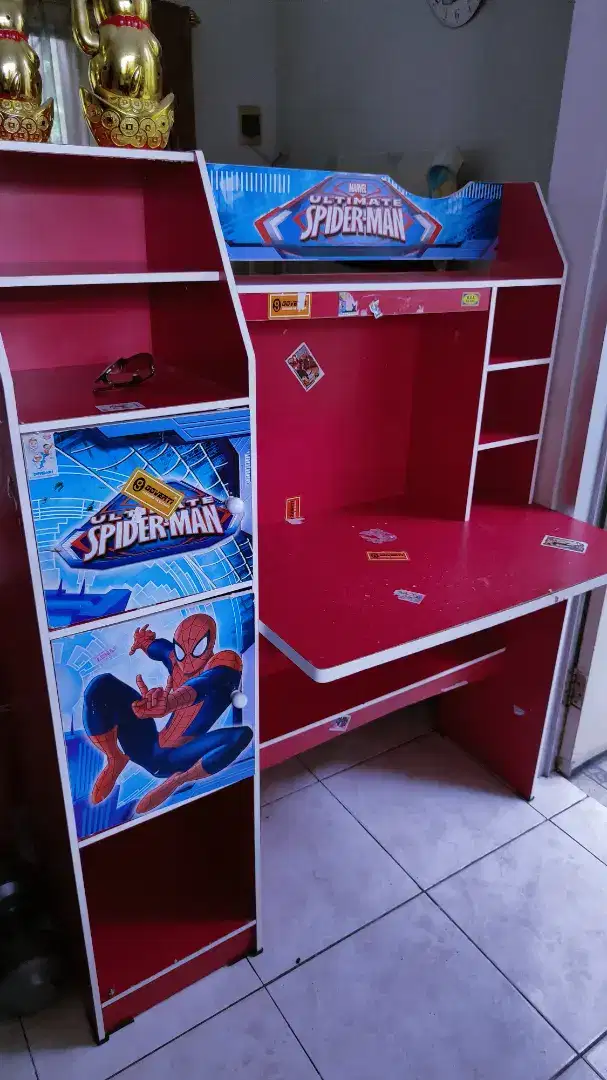 Meja belajar Spider-Man