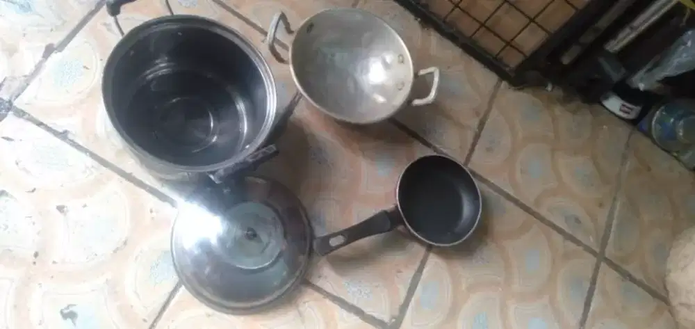 Se paket kelengkapan dapur cocok.utk kluarga kcl murah sj deh cpt