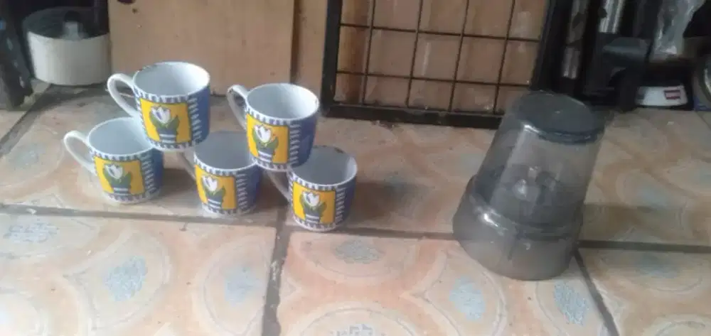 Slhkn plh slh 1 dr se paket gelas kramik atau gelas blender murah sj