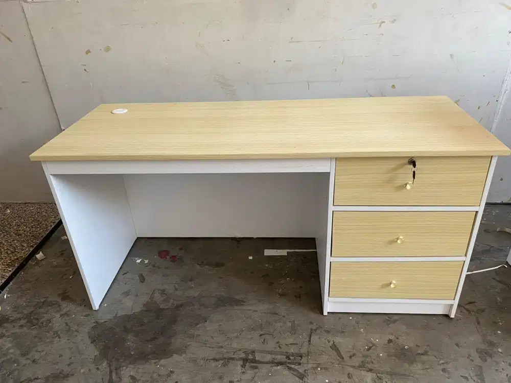Meja kantor custom | 140x60x80cm