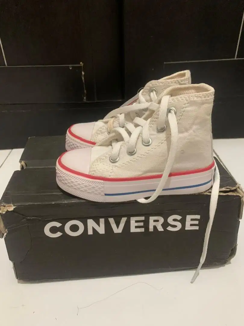 Sepatu Baby Converse