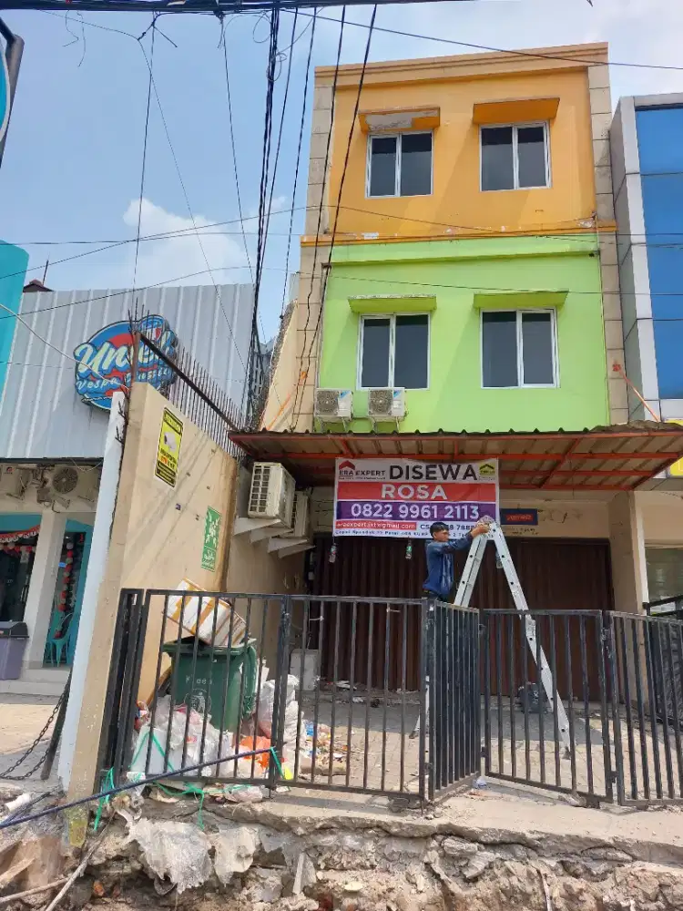 Disewakan Ruko 3 Lantai Di Pondok Kelapa