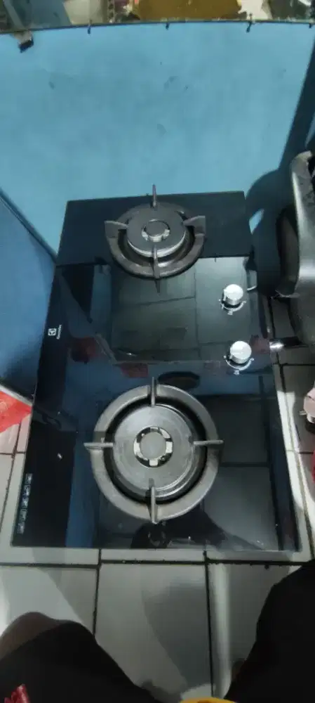 KOMPOR TANAM KACA 2 TUNGKU MERK ELECTROLUX EGT7627CK