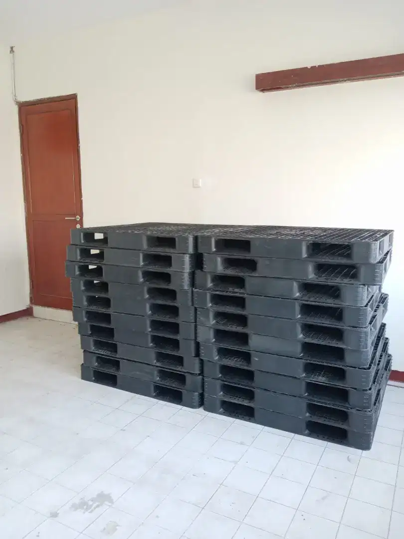 Supplier pallet plastik bekas murah palet plastik bekas