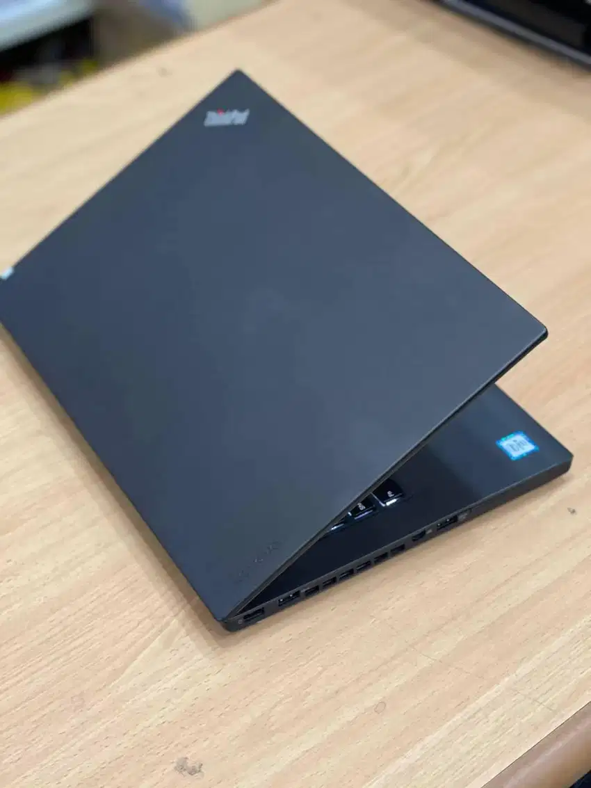 Lenovo Thinkpad X390 Intel core i7 Gen 8 Layar Sentuh