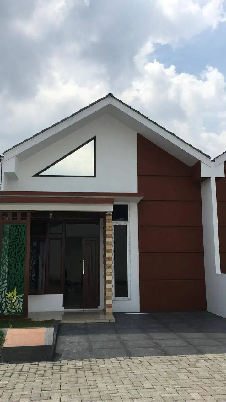 DISEWAKAN  RUMAH SIAP HUNI