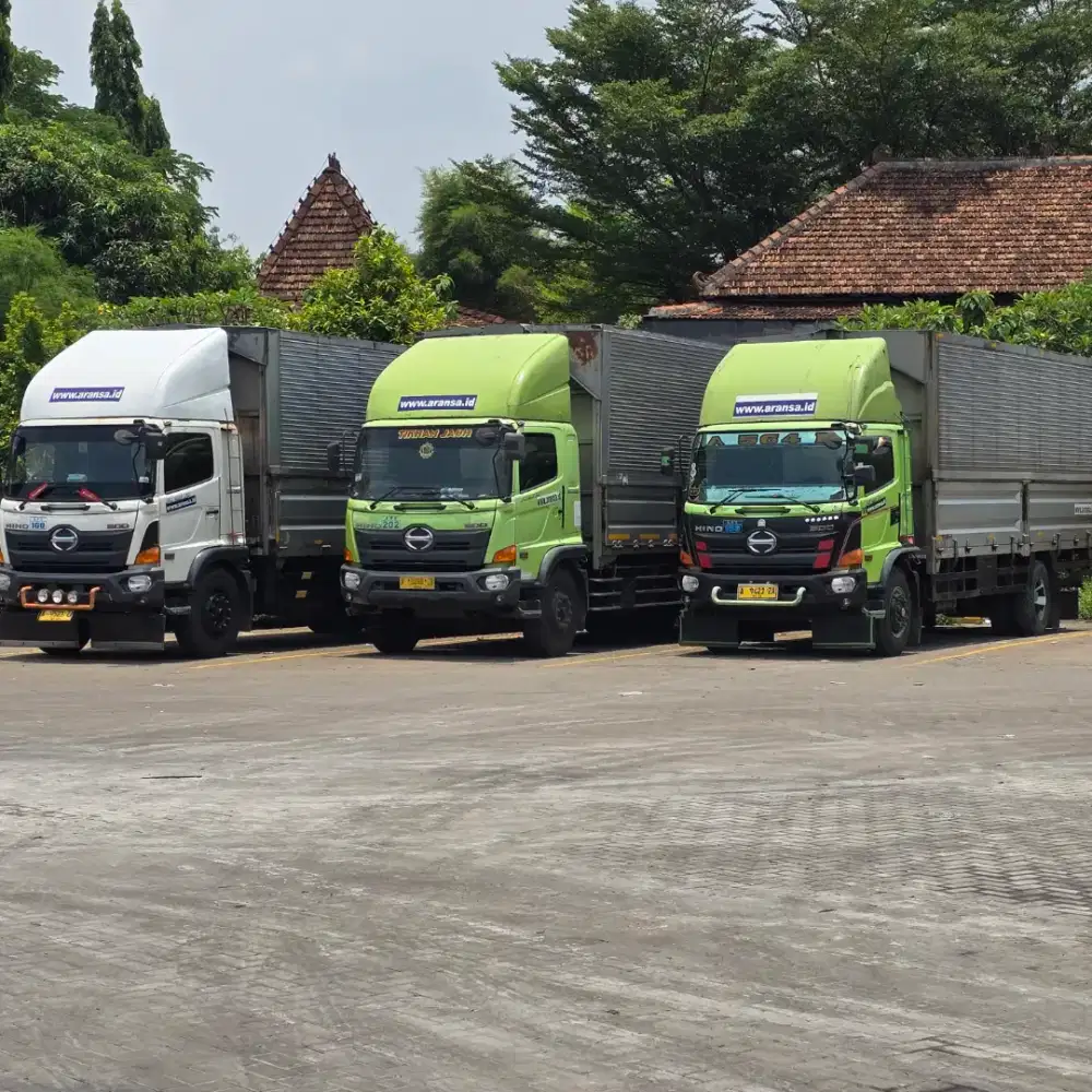 Sewa tr wb tronton wingbox harian bulanan tahunan