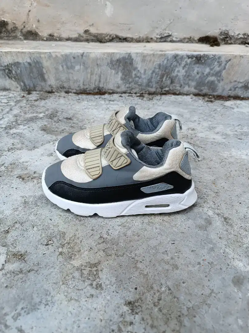 SEPATU ANAK SIZE 26 15 CM - NIKE AIRMAX 90 GREY BLACK GOLD | BEKAS ORI