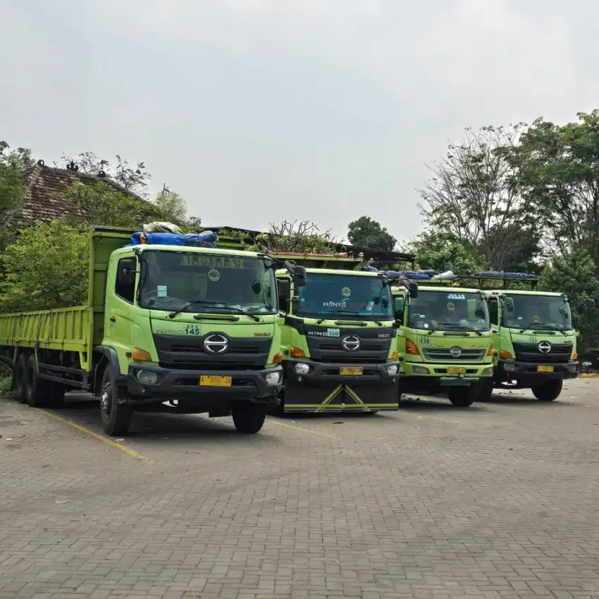 Fuso 6 roda tronton 10 roda sewa harian bulanan tahunan