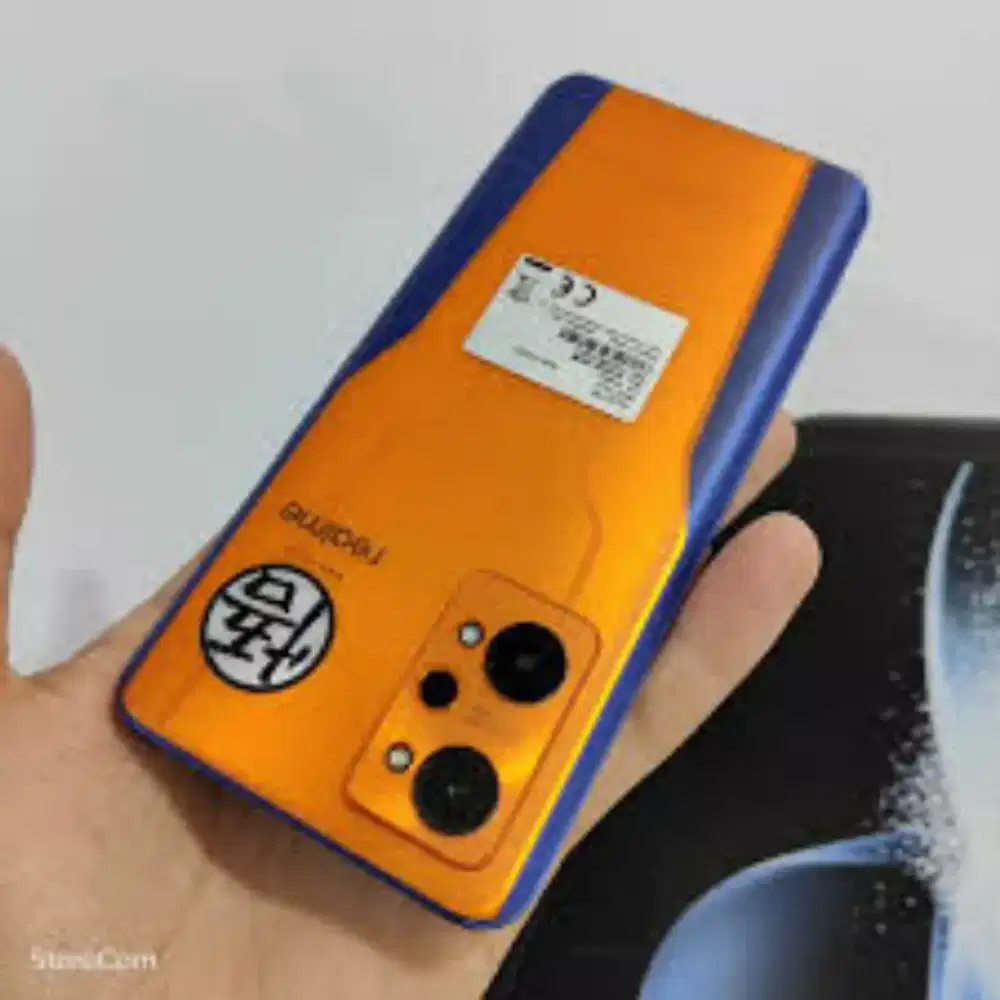 Handphone realme dragon ball orange