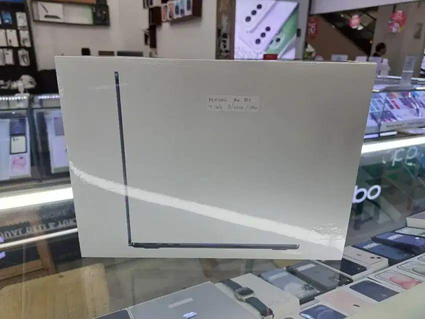 Macbook Air M2 8/512GB Midnight New Garansi IBOX Ready