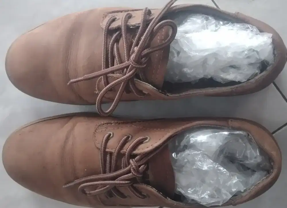 Sepatu  Caterpillar kulit pria original