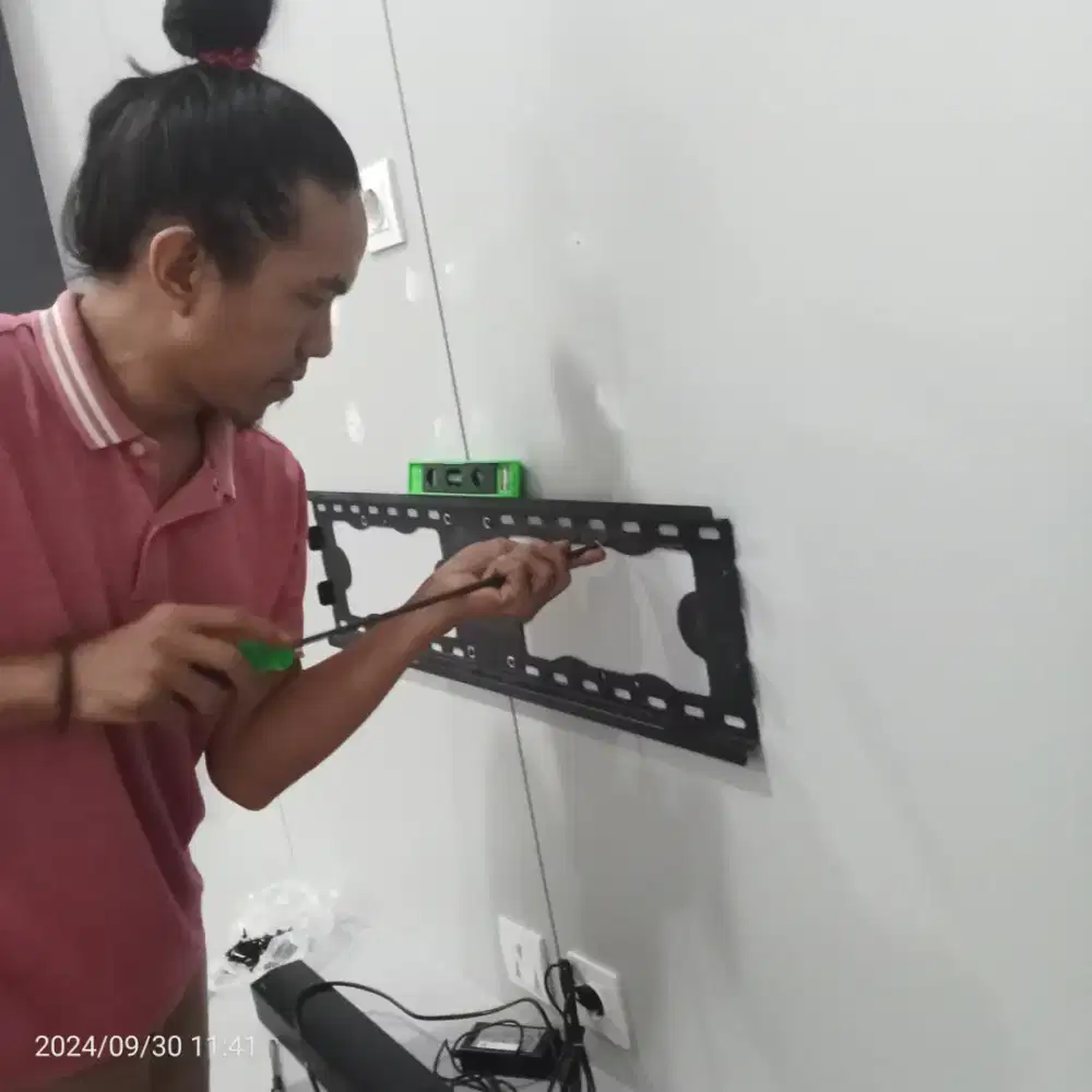 Breket tv LED 55-65+install