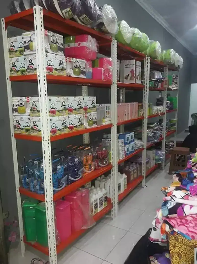 Rak besi siku lobang
