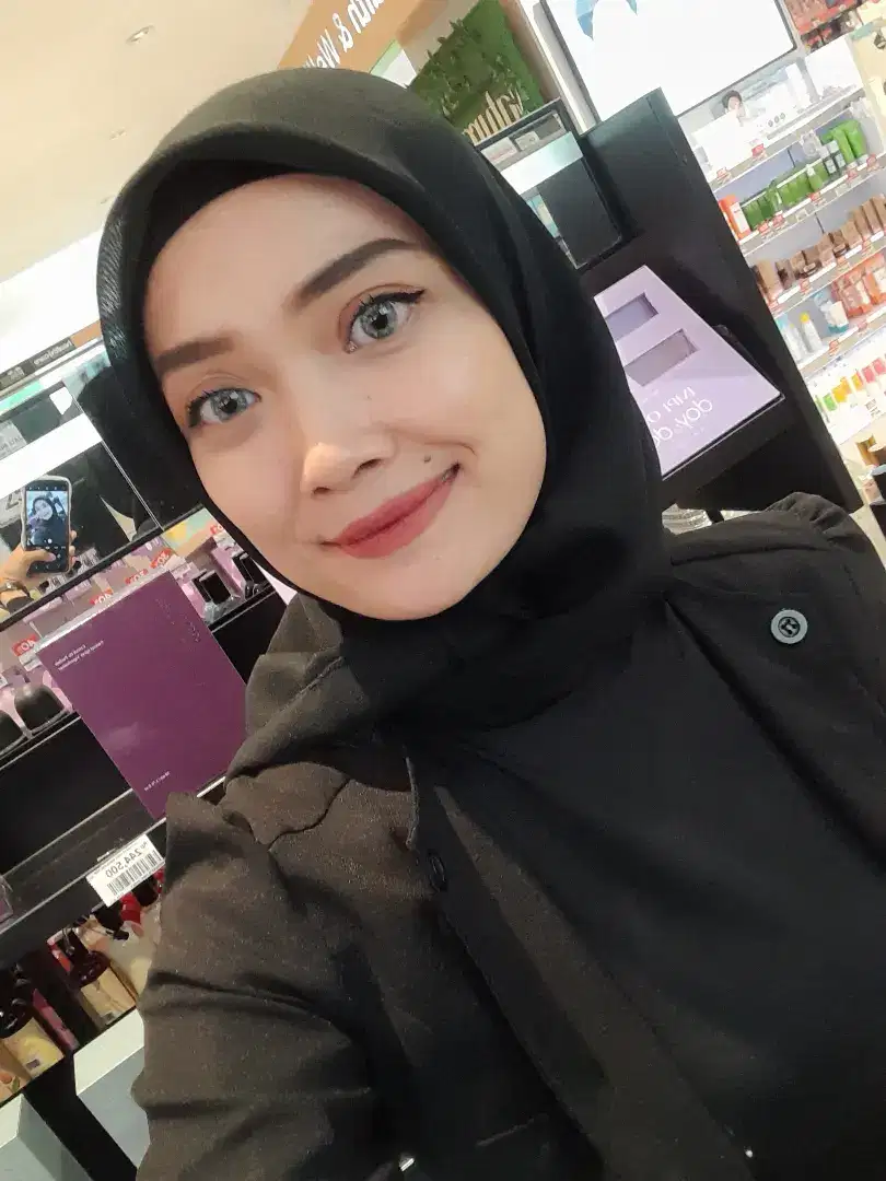 Mencari pekerjaan sebagai SPG Reguler dan beauty advisor