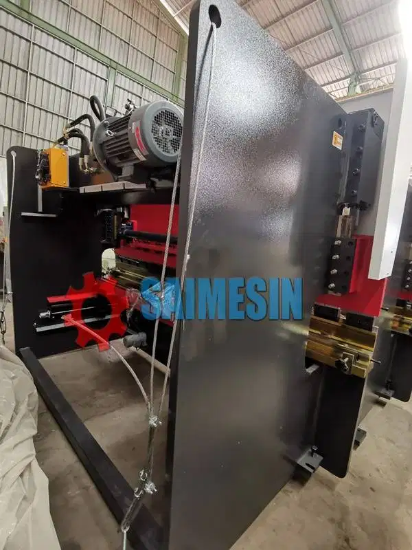 MESIN BENDING PLAT TEKUK 100 TON x 3200 mm