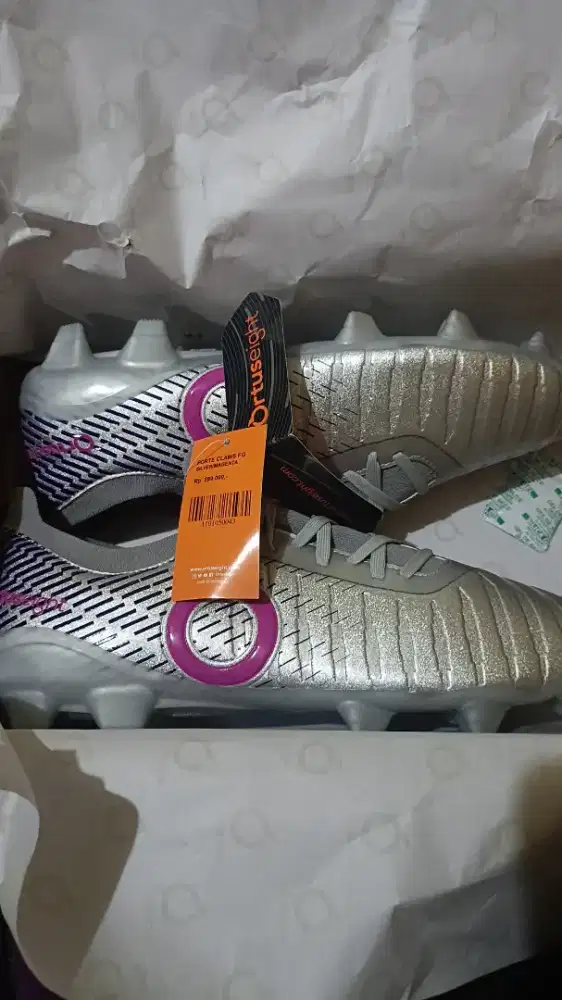 Sepatu Bola Orstuseight Forte Claws