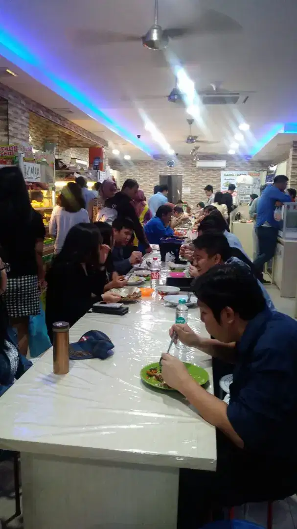 SEWA Lapak Kios Food Court Kantin Kuliner Puja Sera Warung Makan RAMAI