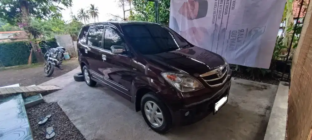 Dijual Avanza Manual MT - 2011 Merah Marun Mesin Badak