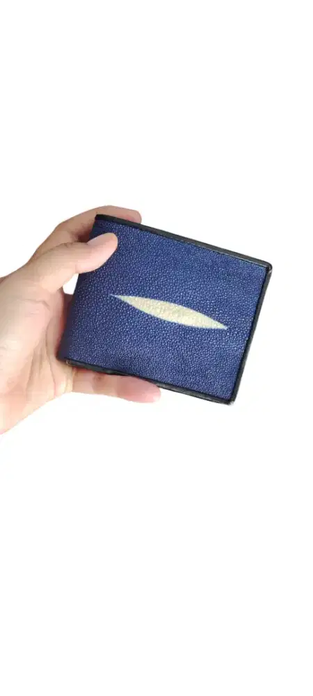 Dompet kulit ikan pari motif mata