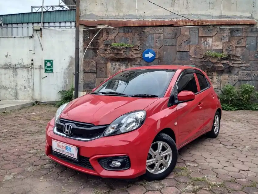 Honda Brio Satya 1.2 E Bensin-MT 2017 Merah /