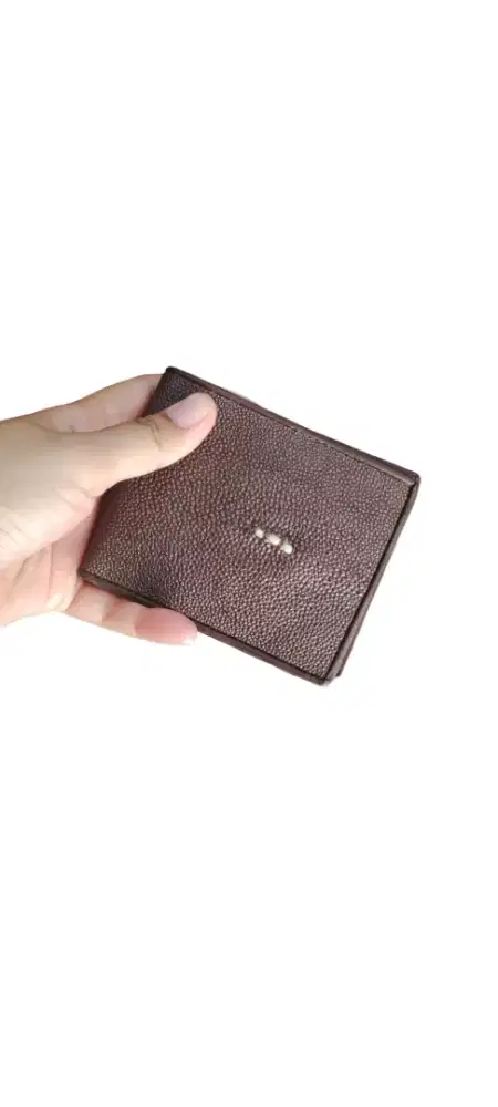 Dompet kulit ikan pari motif rintik