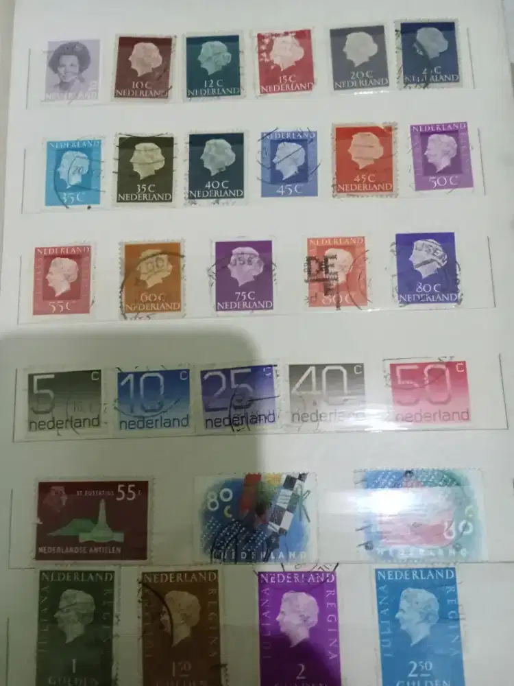 Diborongkan Perangko Belanda