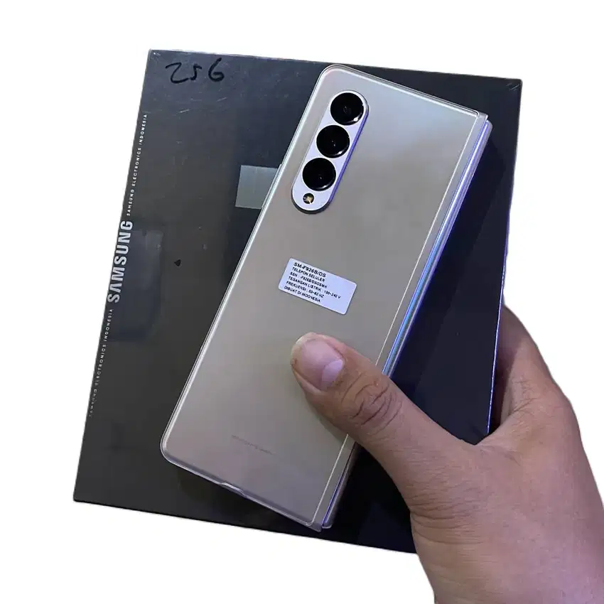Samsung fold 3 256Gb like new lengkap nota Siap Bli