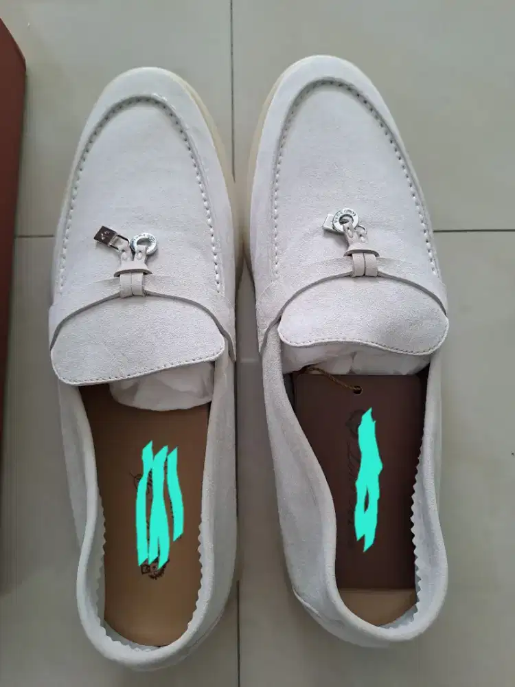 Sepatu cantik Lo** P blm pernah dipakai