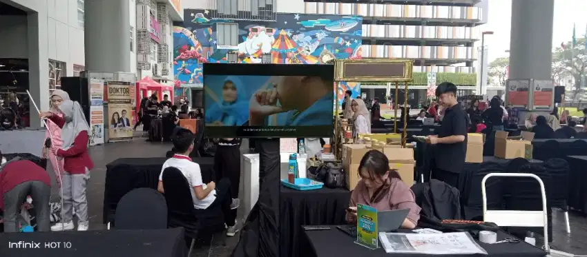 Sewa TV Proyektor Screen Ekios