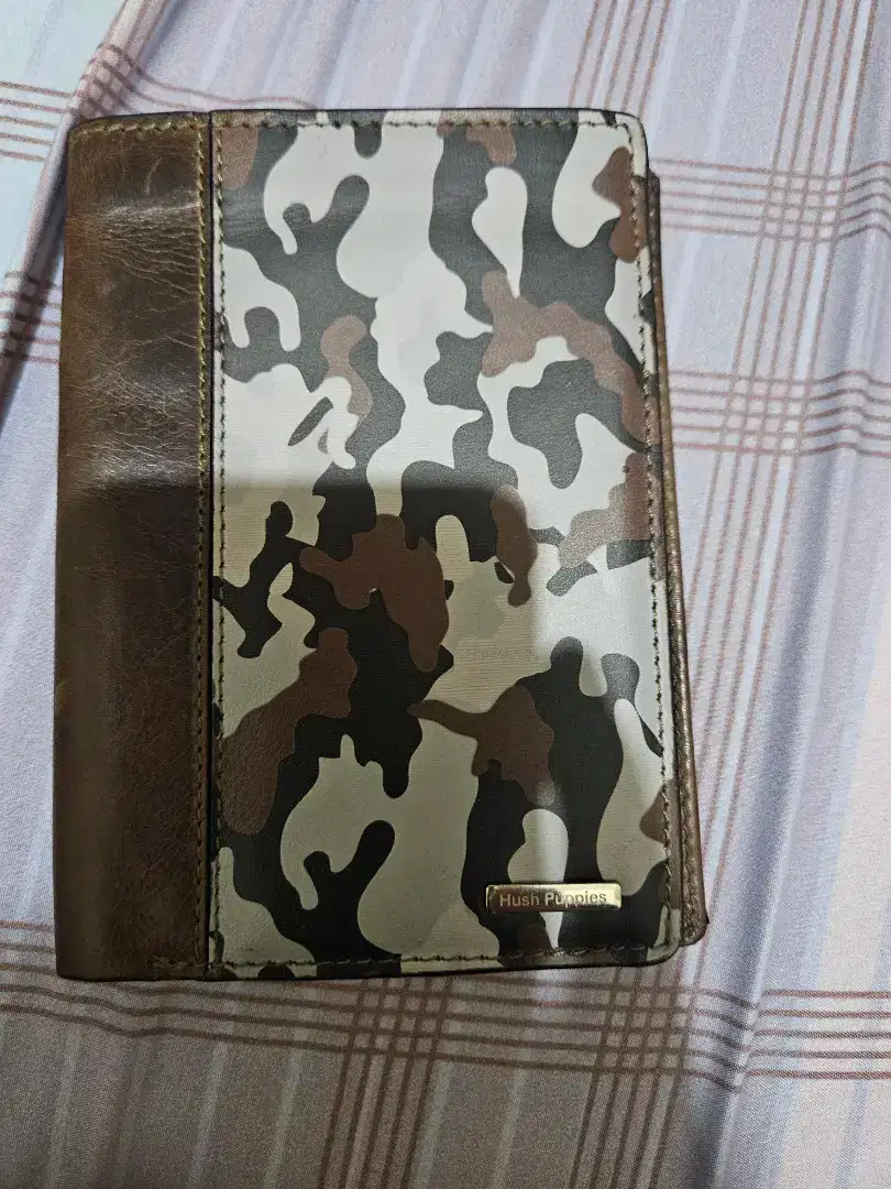 Dompet Jungle Passport Holder Hush Puppies Original