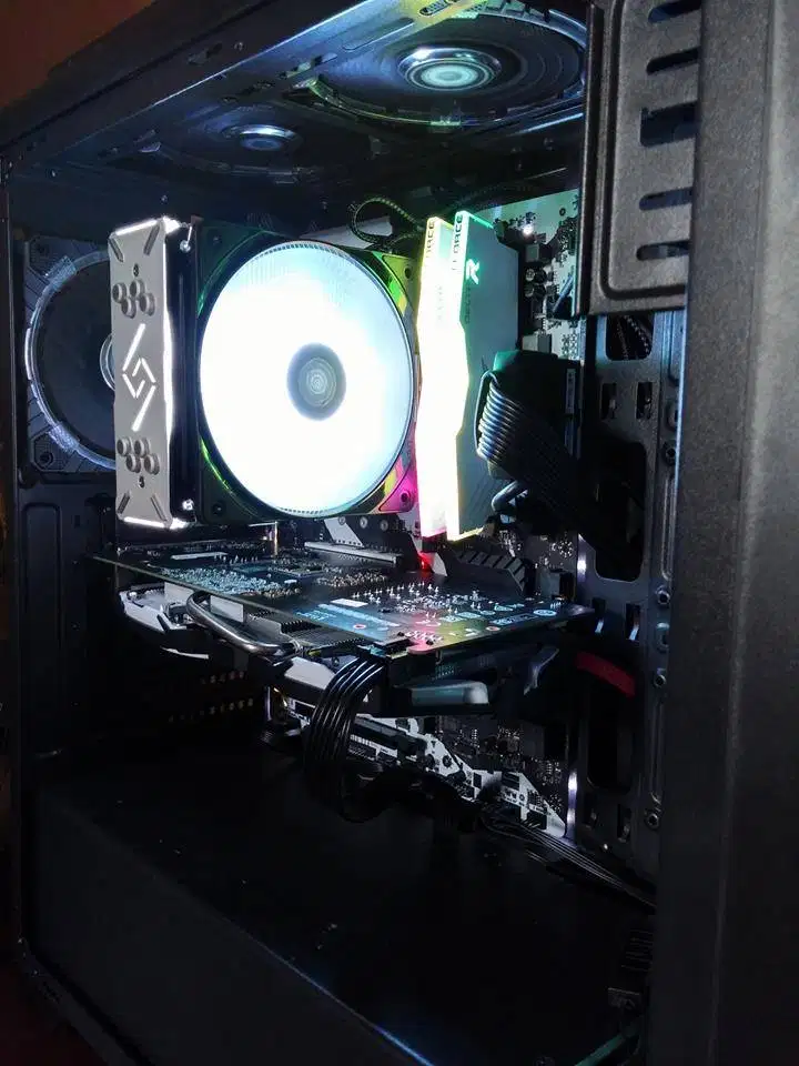 PC Gaming Core i7-7700 + Geforce GTX 1060 Fullset Siap Pakai