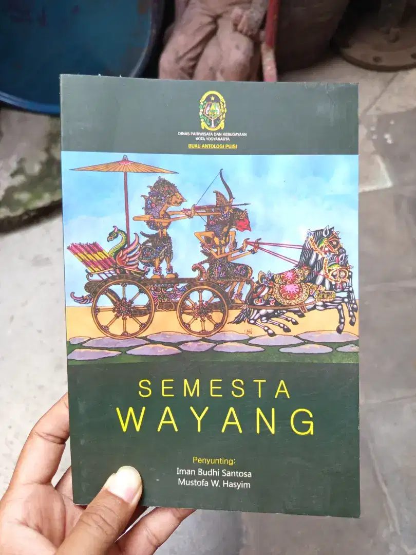 Buku Antologi Puisi Semesta Wayang