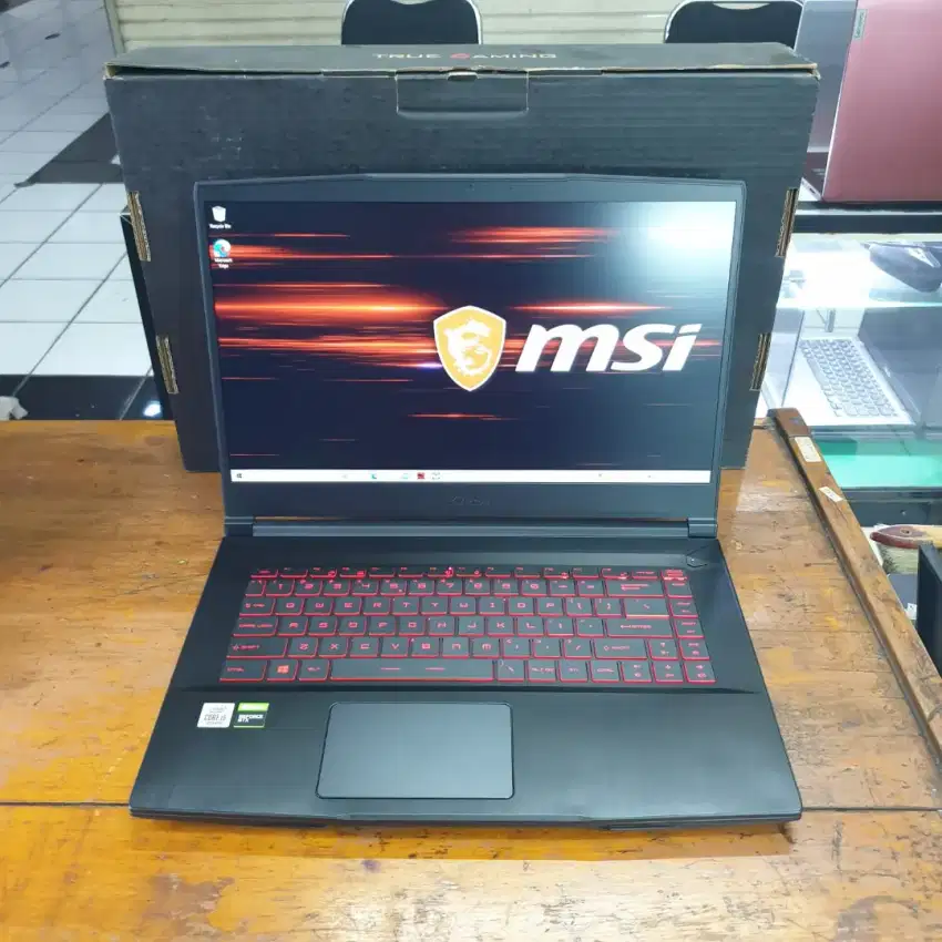 MSI GF63 Thin 10SCSR Core i5-10200H SSD 512GB GTX 1650Ti FHD Like new