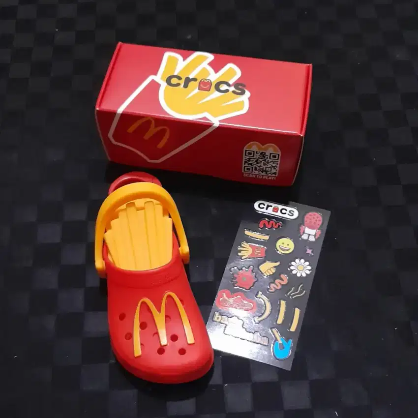 mainan happy meal crocs mcdonald periode 2. French fries. Baru. Rare