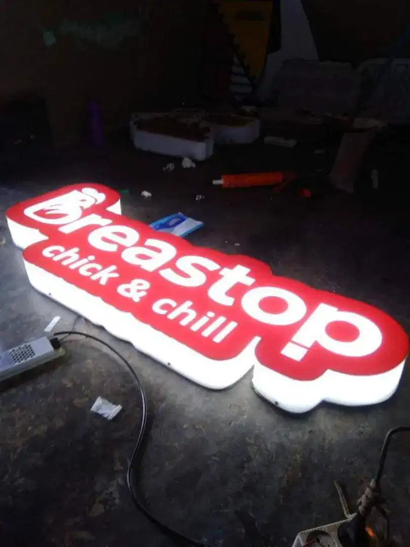 Huruf dan logo timbul, neonbox, Totem signboard, papan nama Bandung