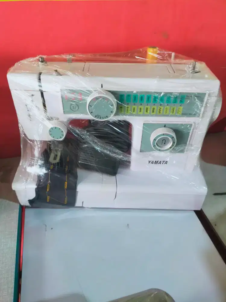 Mesin lubang kancing yamata