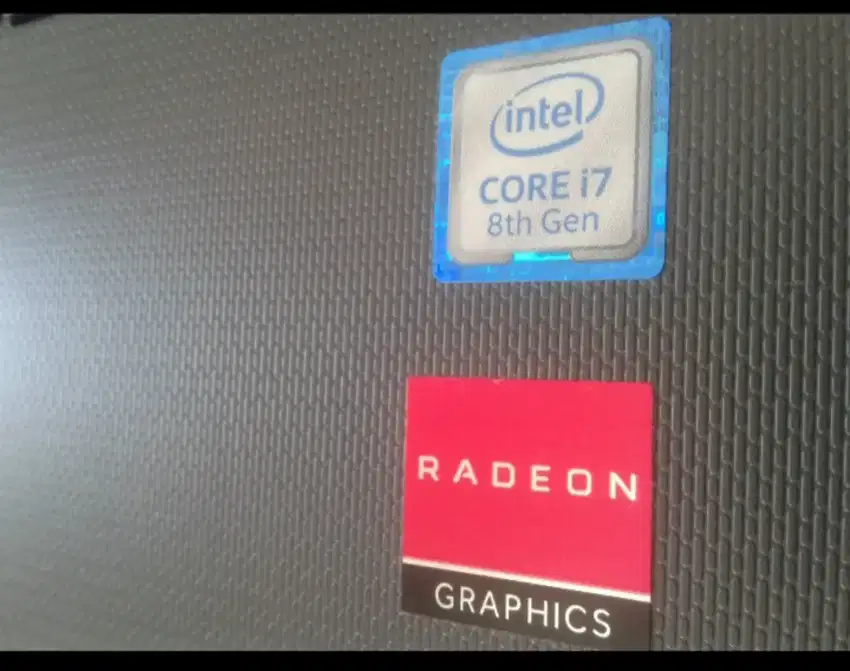 Laptop HP 240  i7-gen8th,
SSD 256 GB, RAM 8 GB, VGARadeon,14in