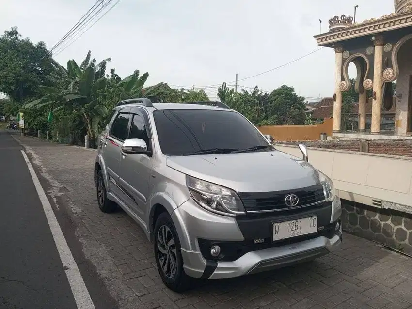 Toyota Rush TRD sportivo 2015 Plat W pri mobil bekas sekoto kediri