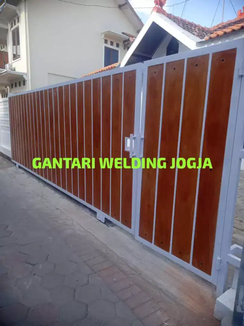 Pintu pagar minimalis