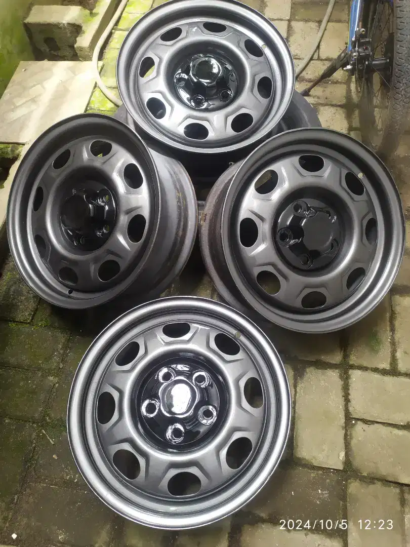 Velg 15 kaleng taruna 5x114