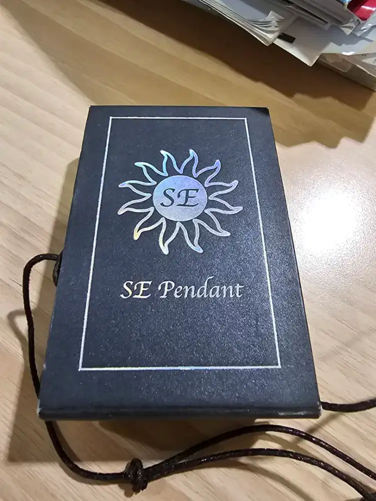 Pendant SE kondisi 95%, pendant kesehatan warna coklat, lengkap dus