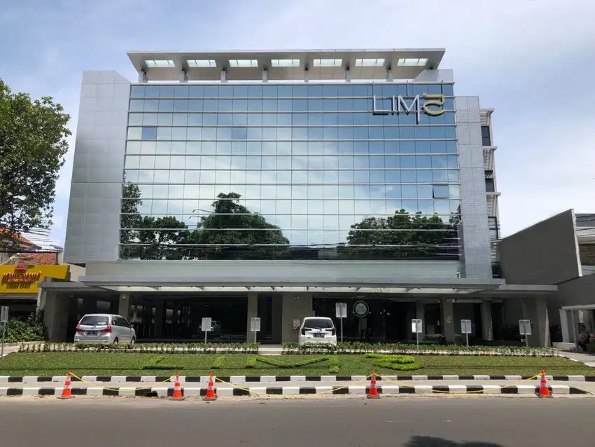 DISEWAKAN RUANG KANTOR - RUANG USAHA - LOKASI STRATEGIS KOTA BANDUNG