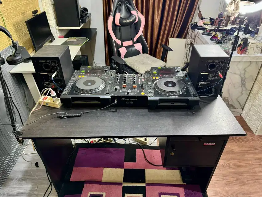 Jual Cepat: Alat DJ Full Set CDJ 900 , Sound Yamaha HS 5 & meja